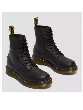 Dr. Martens 1460 PASCAL
VIRGINIA LEATHER  black $170
BOOTS women size 6 new